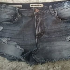 Cutoff distressed denim shorts (13)